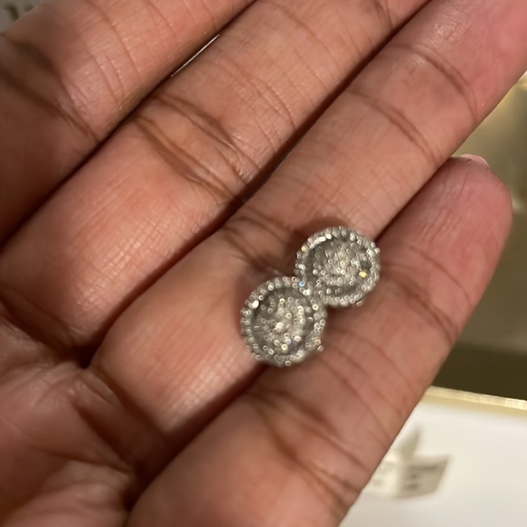 Diamond Cluster stud earrings 15mm - Picture 5 of 9